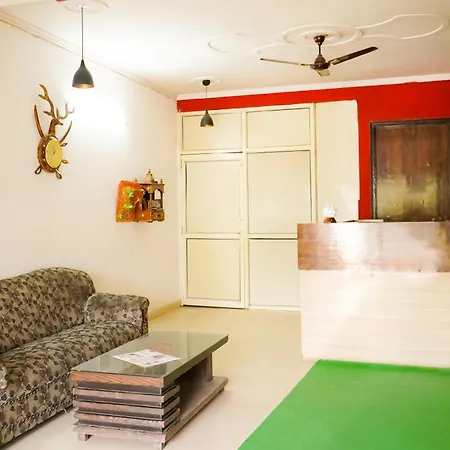 Hotel Rose - 2 Mins From Dwarka Sec 9 Metro